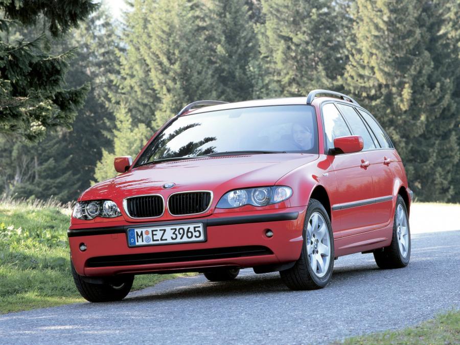  BMW 318i Touring 2001 года  (фото 1 из 8)